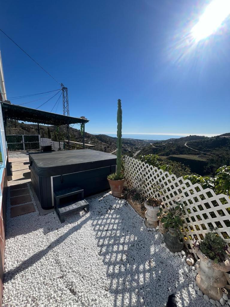 Casa Rural Malaga Monkey Love Con Jacuzzi Iznate Екстериор снимка